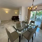 Naranjos Del Sol 마르베야