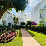 아파트 Naranjos Del Sol 마르베야