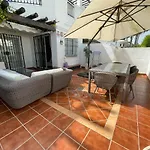 Naranjos Del Sol 아파트 *